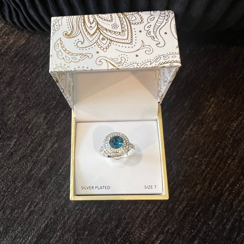 Silver-Tone Pavé & Color Crystal Solitaire Ring/size 7 - Picture 11 of 15